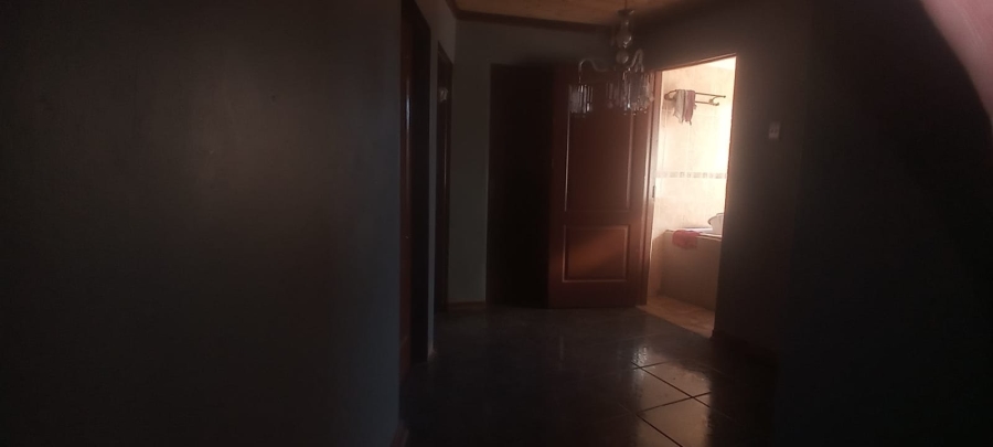 To Let 4 Bedroom Property for Rent in J B Mafora Free State